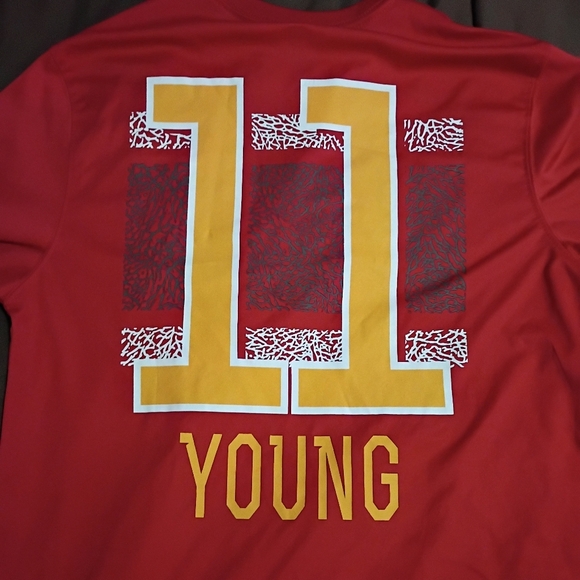 Trae Young #11 Atlanta Hawks Red T-shirt Official NBA gear - Picture 2 of 3